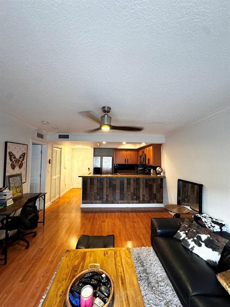 Image 15 of 23 For 151 16th Ave  230