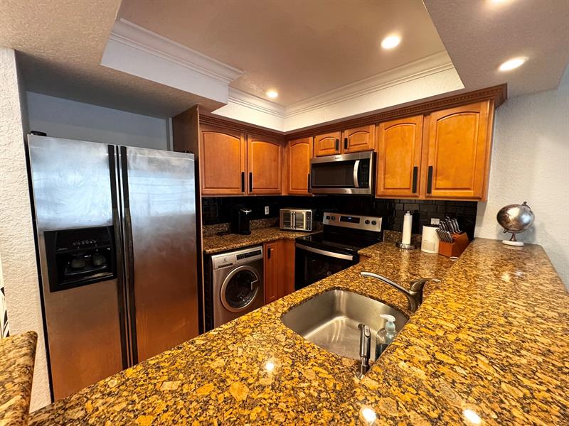 Image 4 of 23 For 151 16th Ave  230