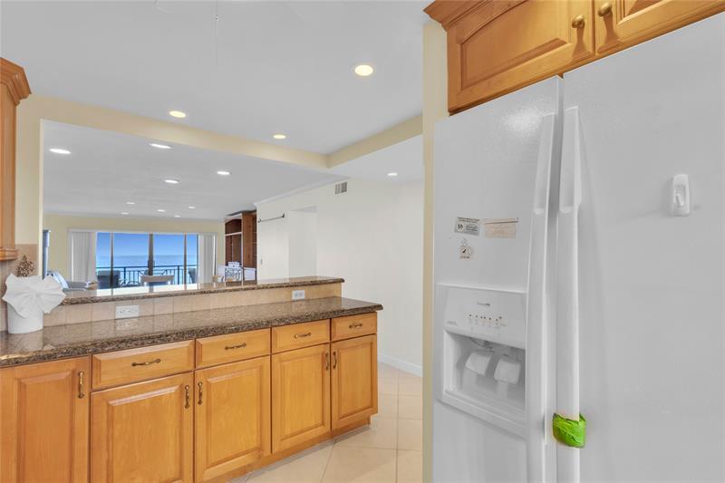 Image 11 of 35 For 3939 Ocean Dr  502a