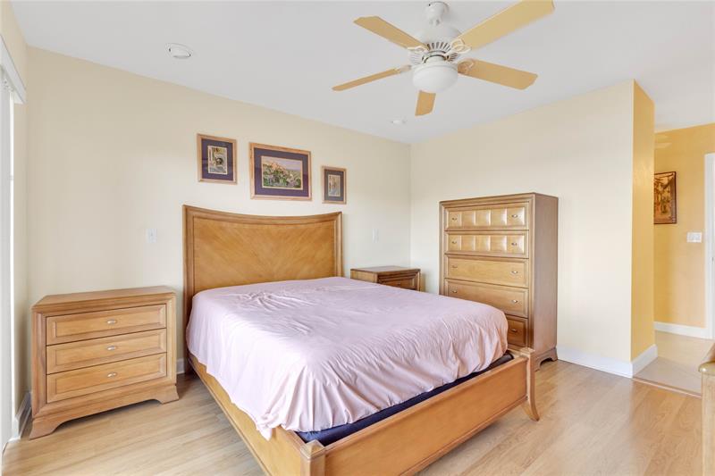 Image 13 of 35 For 3939 Ocean Dr  502a