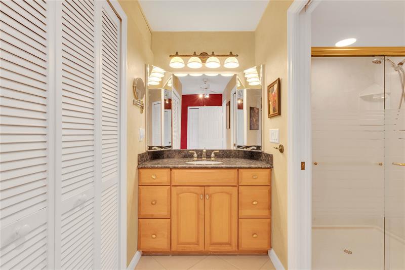 Image 16 of 35 For 3939 Ocean Dr  502a