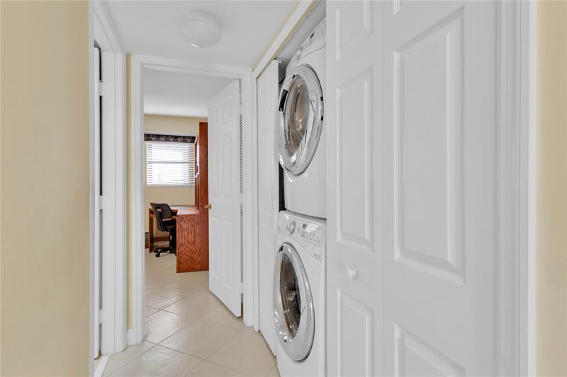 Image 19 of 35 For 3939 Ocean Dr  502a