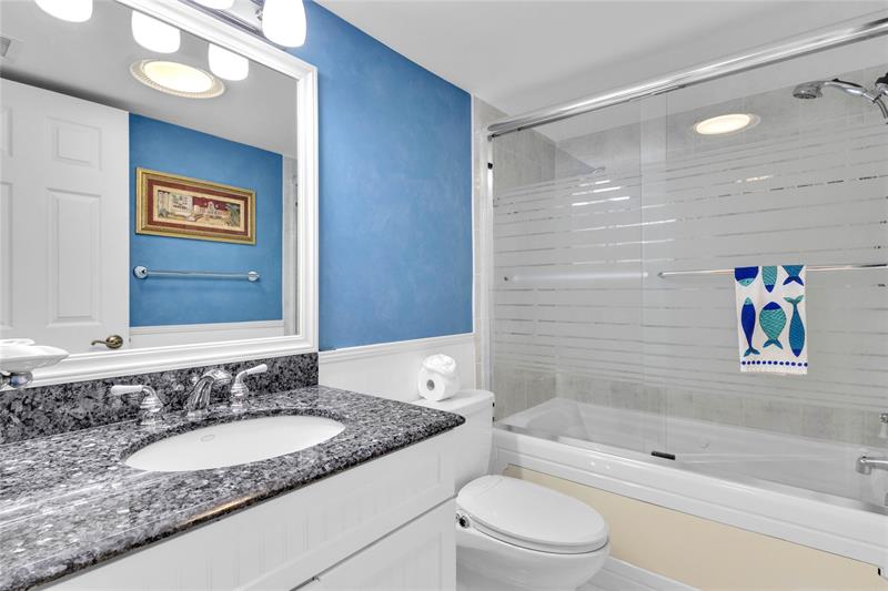 Image 20 of 35 For 3939 Ocean Dr  502a