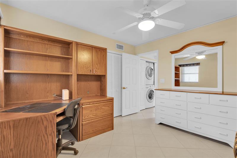 Image 22 of 35 For 3939 Ocean Dr  502a