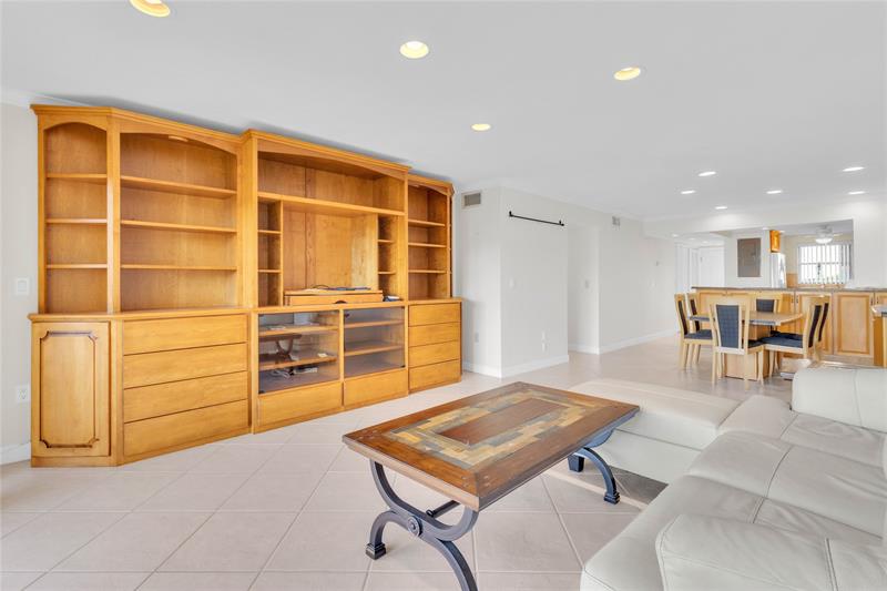 Image 5 of 35 For 3939 Ocean Dr  502a