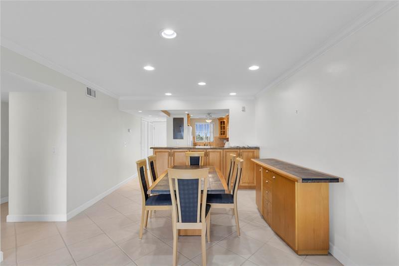 Image 7 of 35 For 3939 Ocean Dr  502a