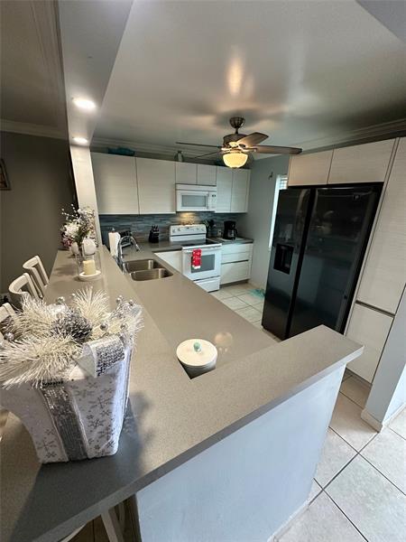 Image 4 of 26 For 325 11th Ter  107