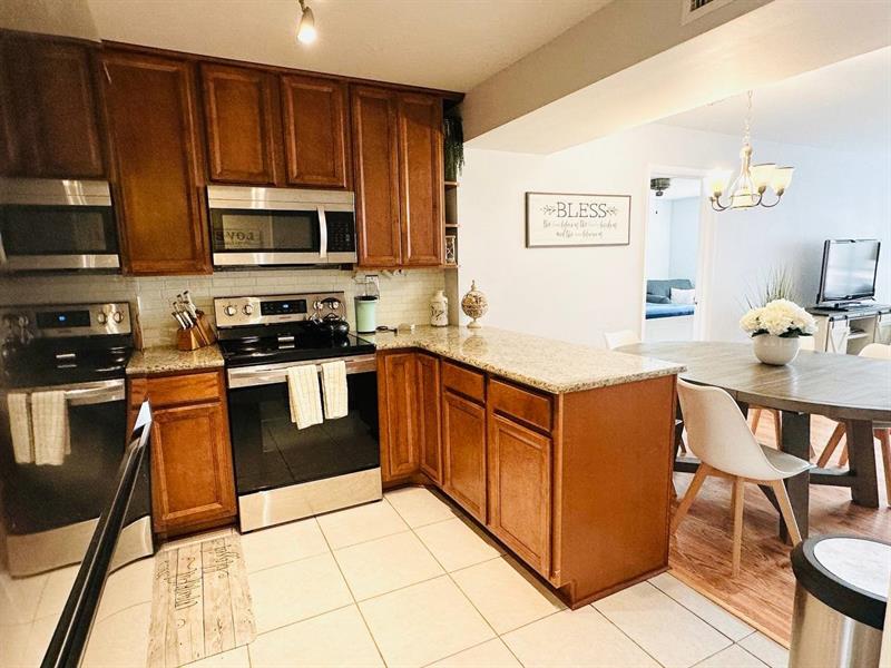 Image 10 of 32 For 9300 8th St  214