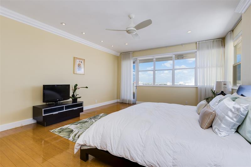 Image 32 of 84 For 3430 Galt Ocean Dr  Ph1