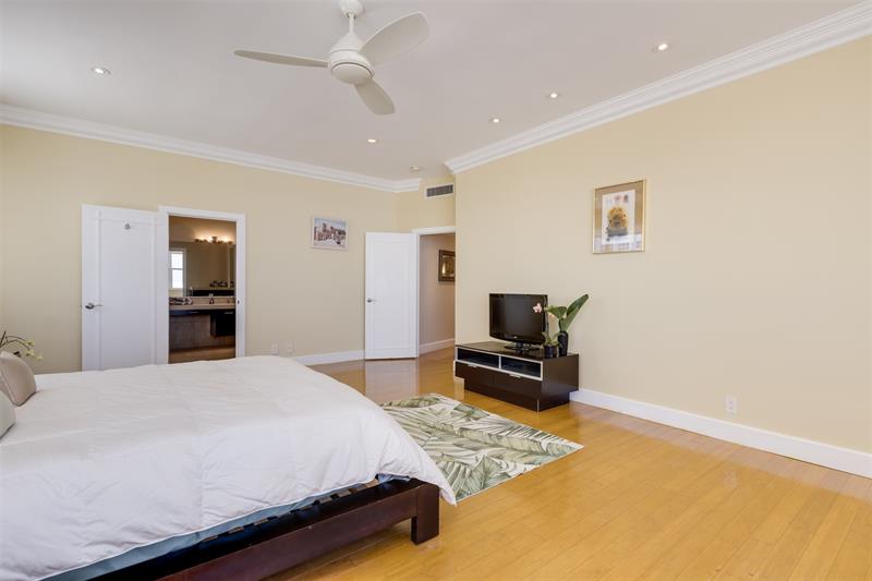 Image 33 of 84 For 3430 Galt Ocean Dr  Ph1