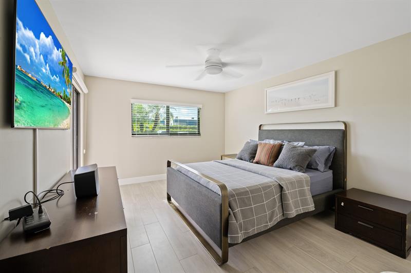 Image 16 of 31 For 15451 Pembridge Dr  206