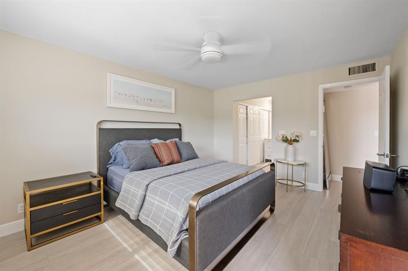 Image 17 of 31 For 15451 Pembridge Dr  206