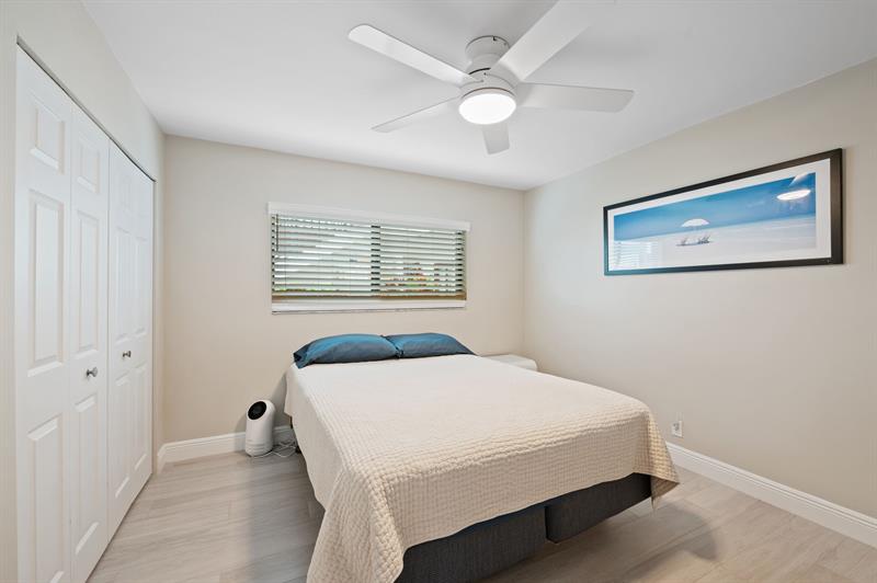 Image 20 of 31 For 15451 Pembridge Dr  206