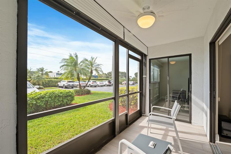 Image 26 of 31 For 15451 Pembridge Dr  206