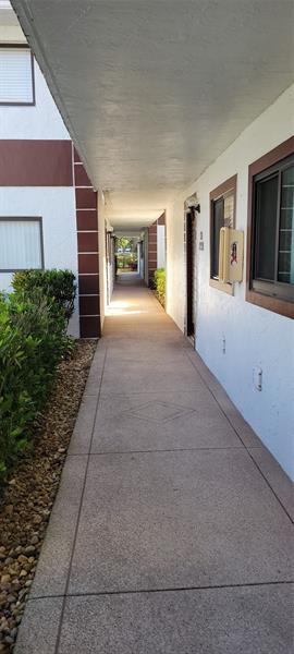 Image 27 of 31 For 15451 Pembridge Dr  206