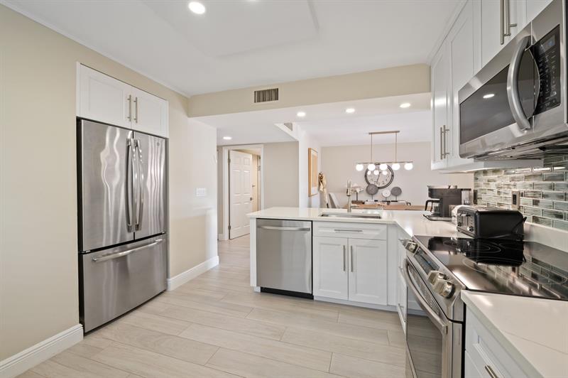 Image 3 of 31 For 15451 Pembridge Dr  206