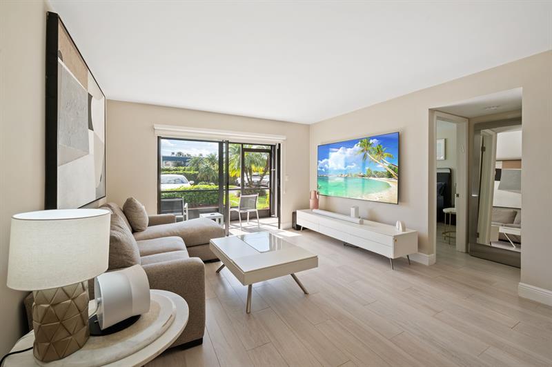 Image 6 of 31 For 15451 Pembridge Dr  206