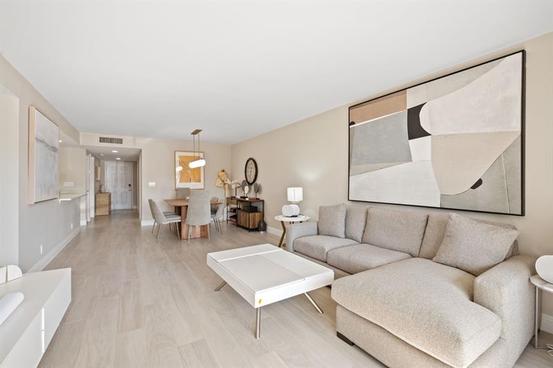 Image 7 of 31 For 15451 Pembridge Dr  206