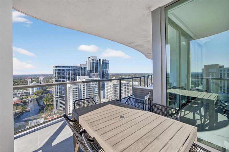 Image 10 of 51 For 100 Las Olas Blvd  3004