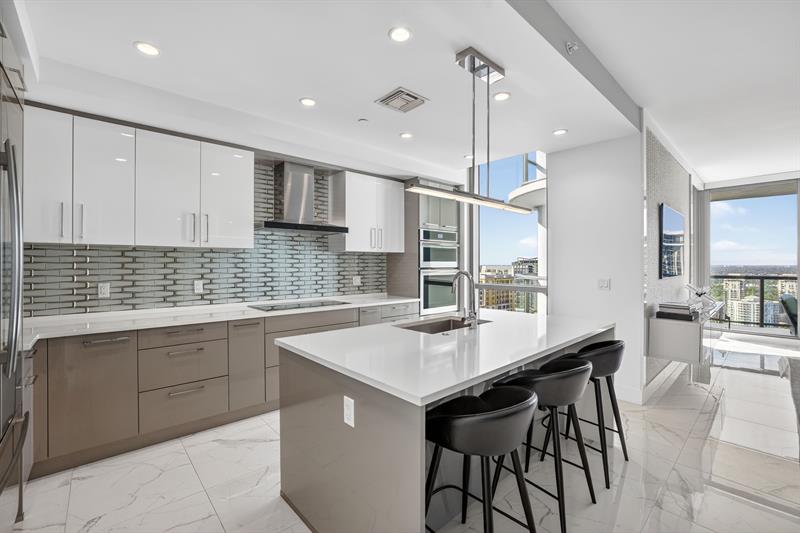 Image 17 of 51 For 100 Las Olas Blvd  3004