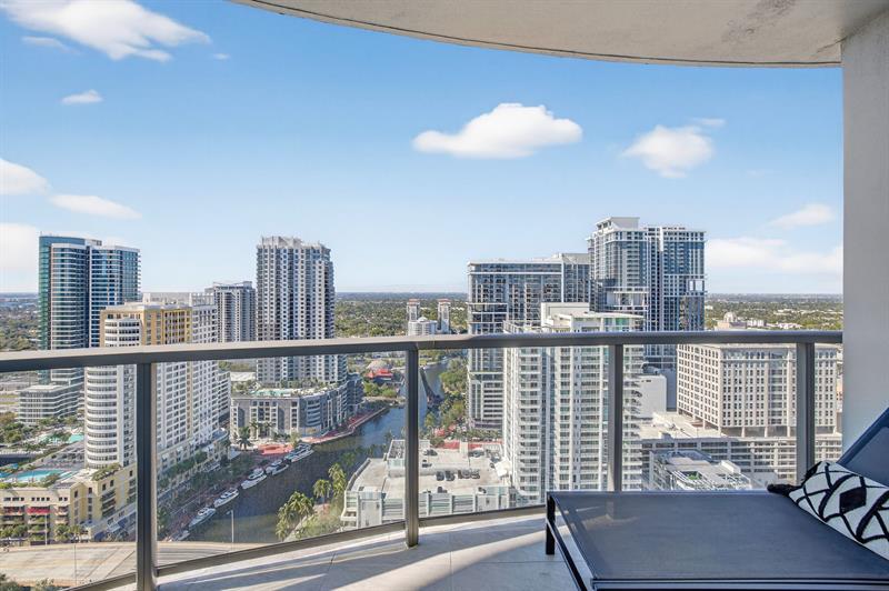 Image 28 of 51 For 100 Las Olas Blvd  3004