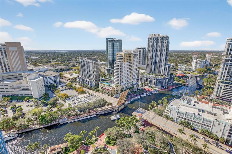 Image 3 of 51 For 100 Las Olas Blvd  3004