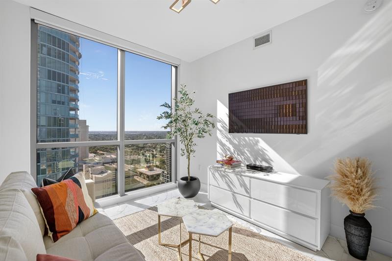 Image 33 of 51 For 100 Las Olas Blvd  3004