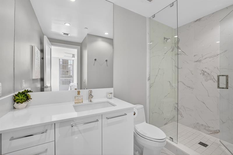 Image 36 of 51 For 100 Las Olas Blvd  3004