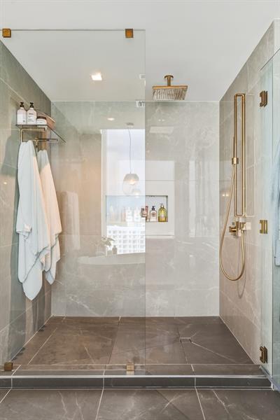 Image 25 of 69 For 1116 Ocean Blvd  1506