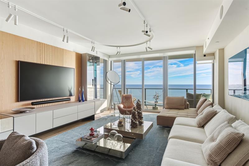 Image 3 of 69 For 1116 Ocean Blvd  1506