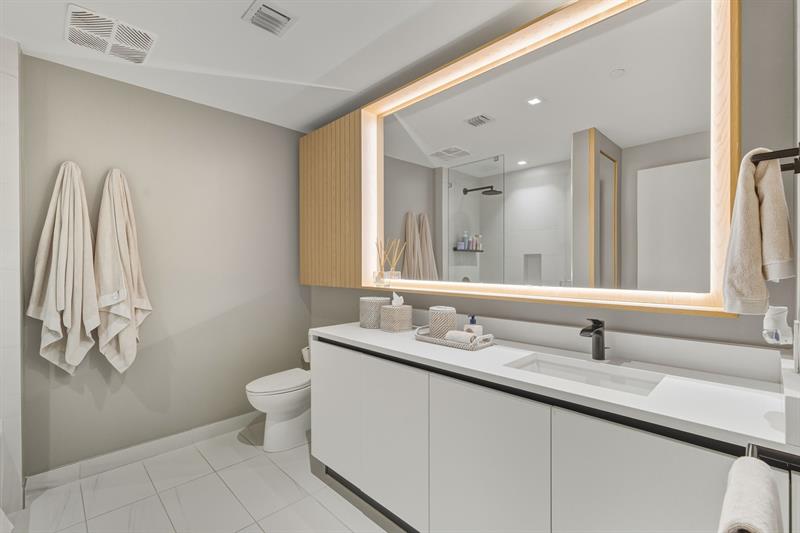 Image 36 of 69 For 1116 Ocean Blvd  1506