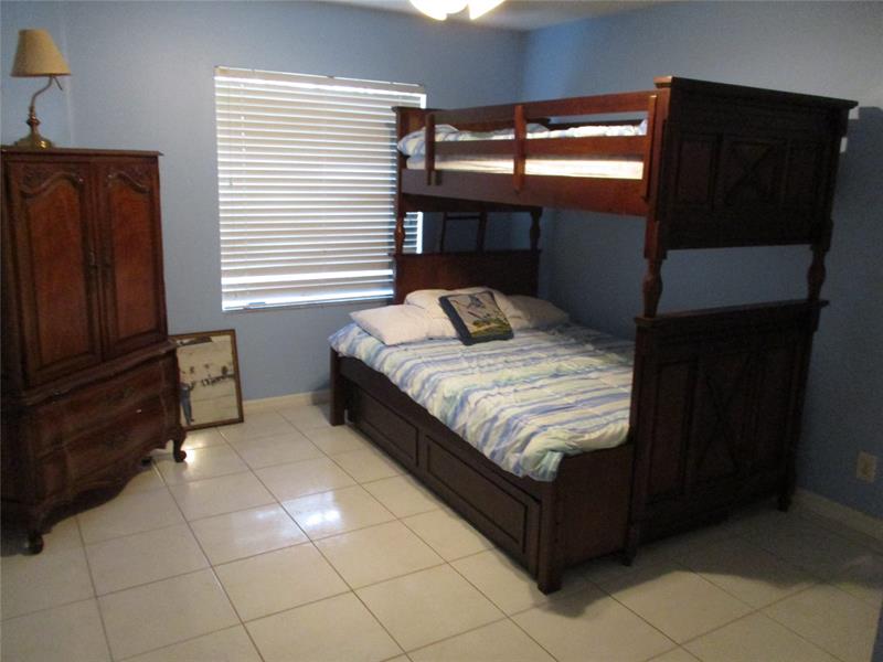 Image 15 of 18 For 6145 Lake Hibiscus Dr  6145