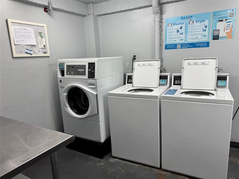 Image 18 of 33 For 120 Royal Park Dr  B4