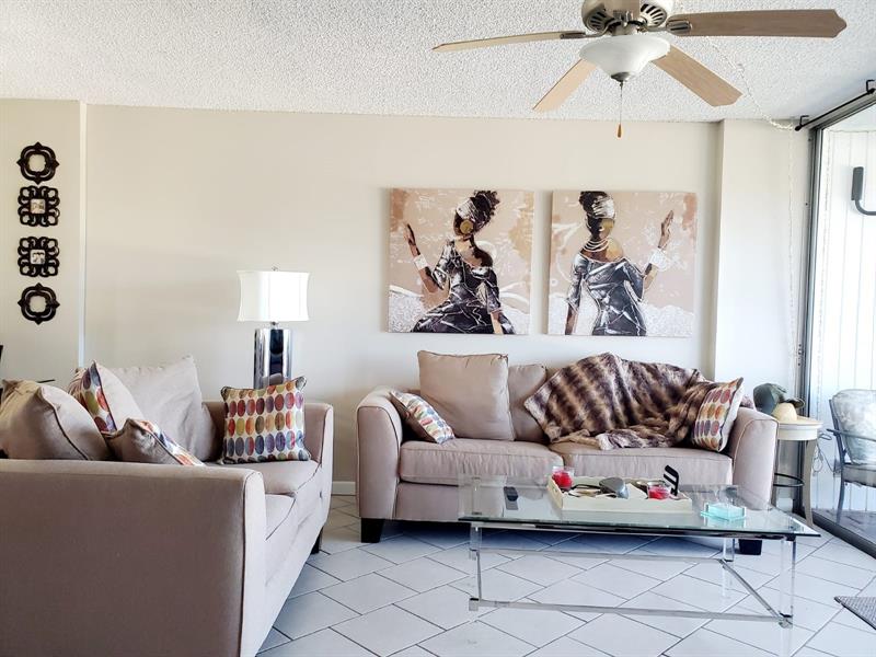 Image 5 of 33 For 120 Royal Park Dr  B4