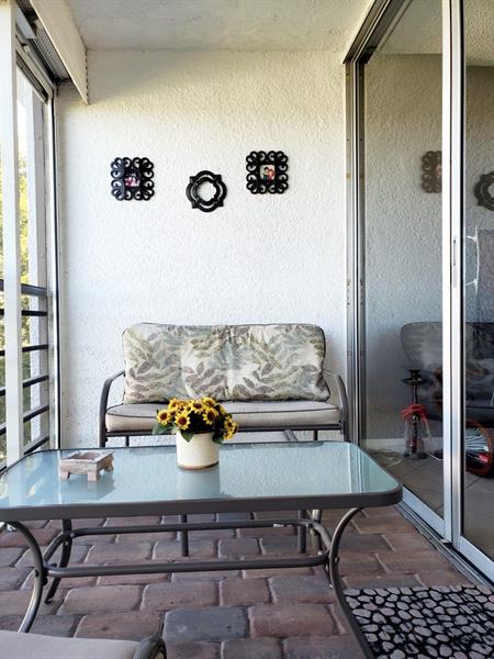 Image 8 of 33 For 120 Royal Park Dr  B4