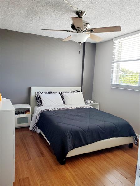 Image 9 of 33 For 120 Royal Park Dr  B4