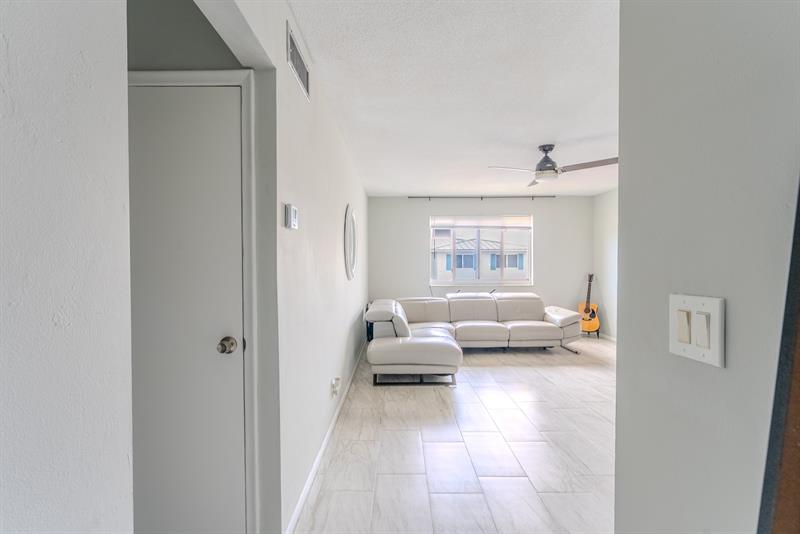 Image 6 of 18 For 6260 18th Ave  824