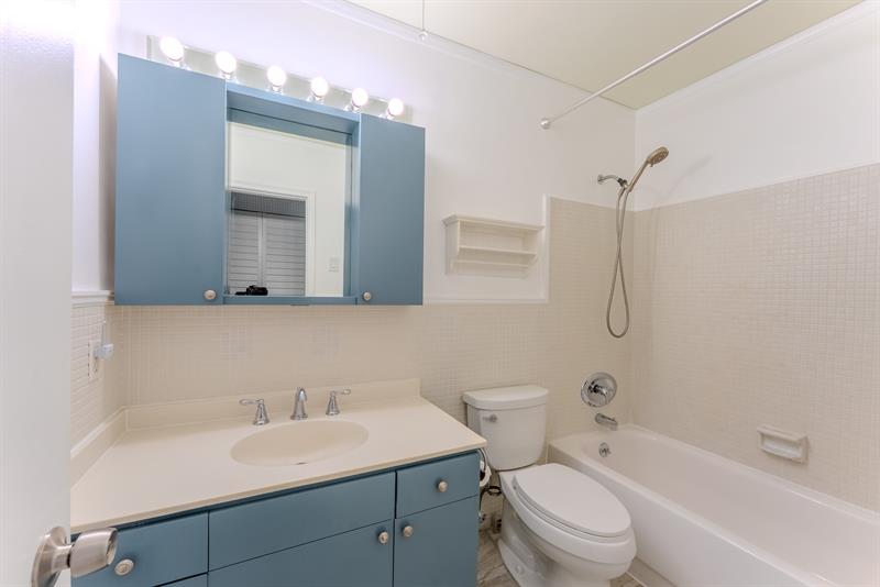 Image 8 of 18 For 6260 18th Ave  824