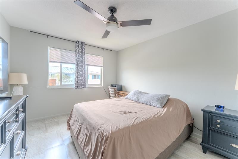 Image 9 of 18 For 6260 18th Ave  824