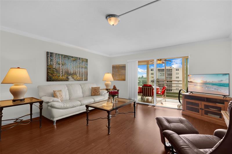 Image 10 of 21 For 311 3rd St  402