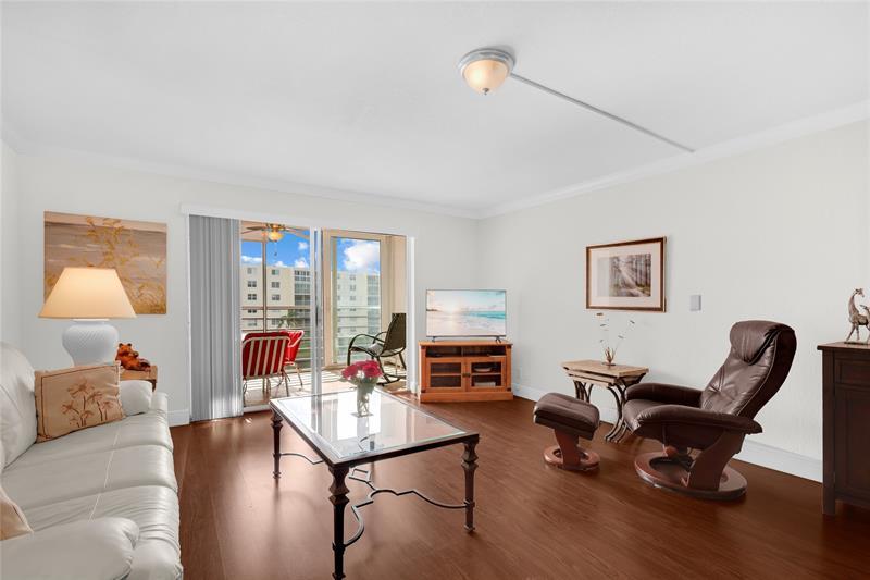 Image 11 of 21 For 311 3rd St  402