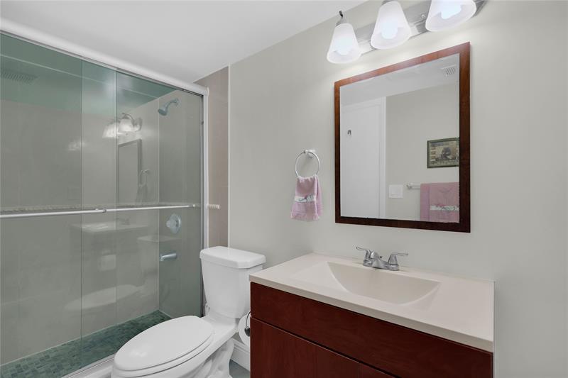 Image 16 of 21 For 311 3rd St  402