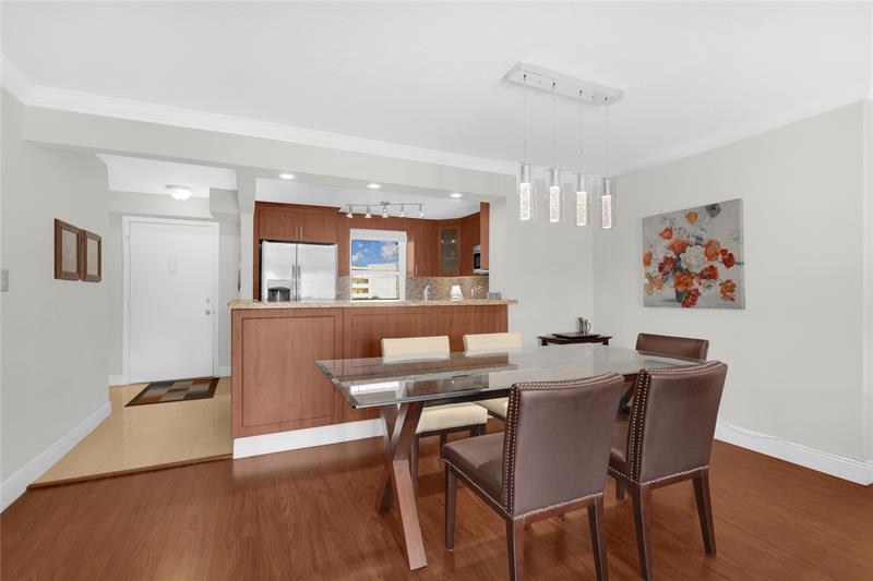 Image 9 of 21 For 311 3rd St  402