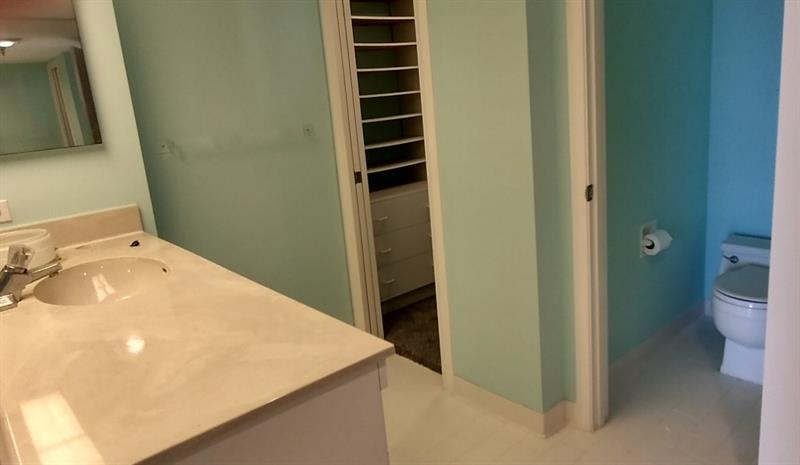 Image 13 of 17 For 123 Lakeshore 2042