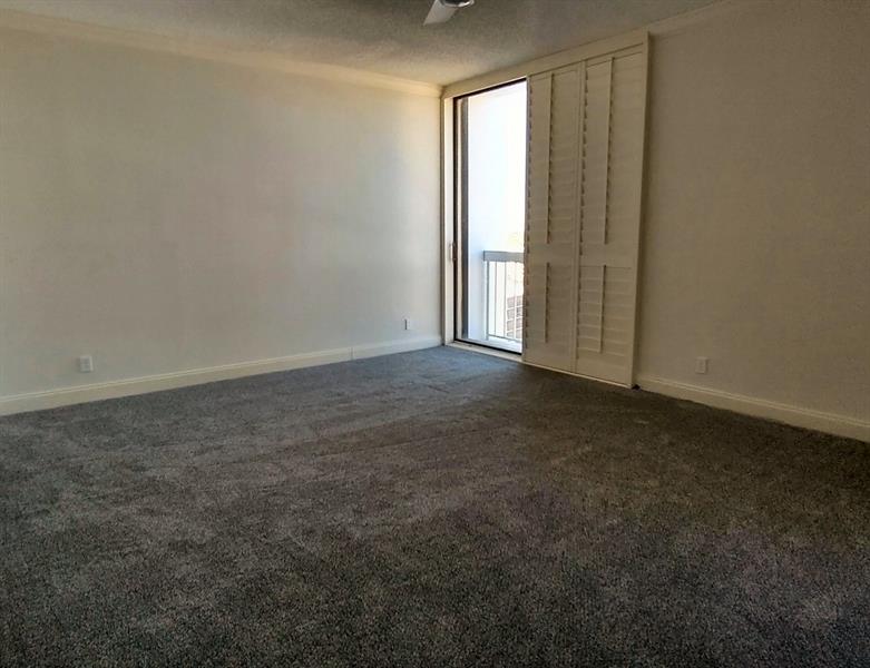 Image 9 of 17 For 123 Lakeshore 2042