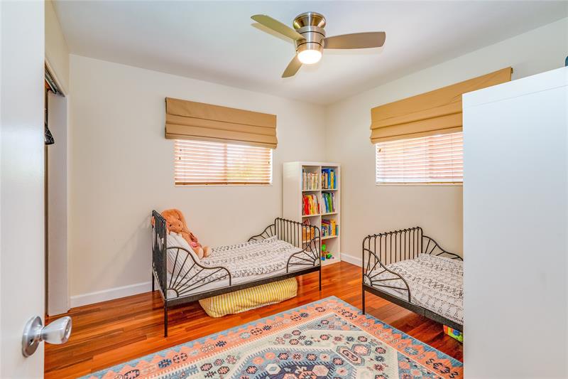 Image 19 of 24 For 1512 Hawthorne Cir