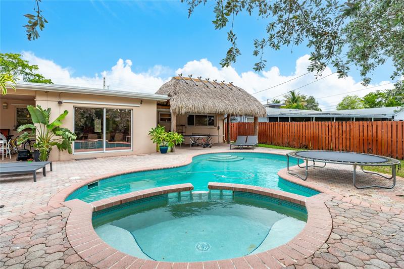 Image 24 of 24 For 1512 Hawthorne Cir