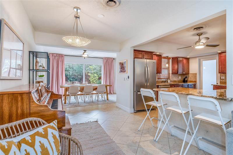 Image 6 of 24 For 1512 Hawthorne Cir