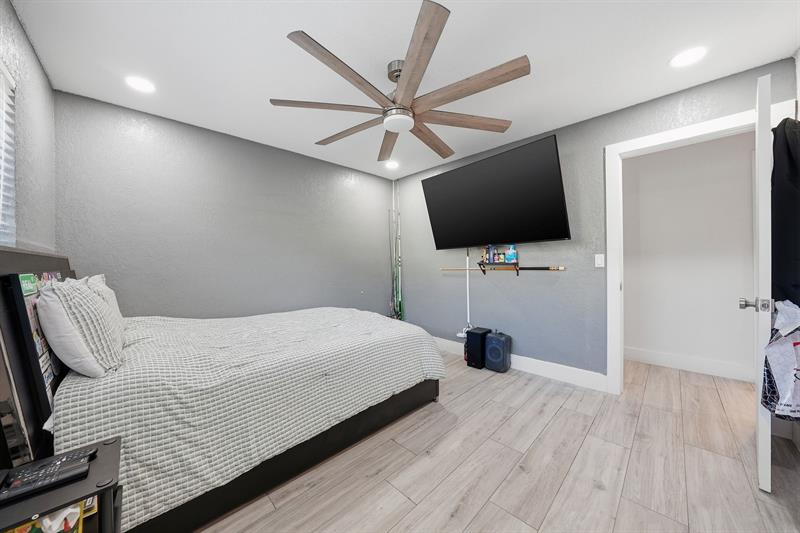 Image 22 of 29 For 5450 18th St