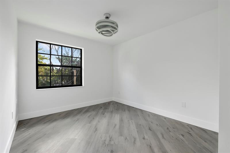 Image 10 of 27 For 5131 Europa Dr  I